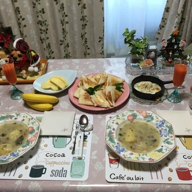 冷食のナポリタン＆焼きそばでホットサンドそしてクリスマスディスプレイ