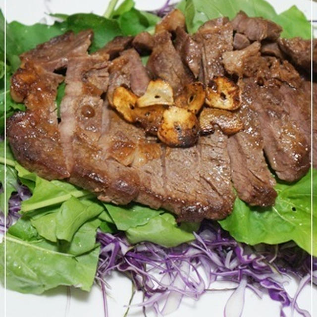 牛肉のニンニクソース焼き