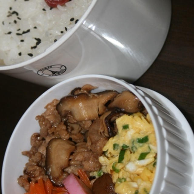 10月15日　　豚肉と椎茸の炒めもの弁当
