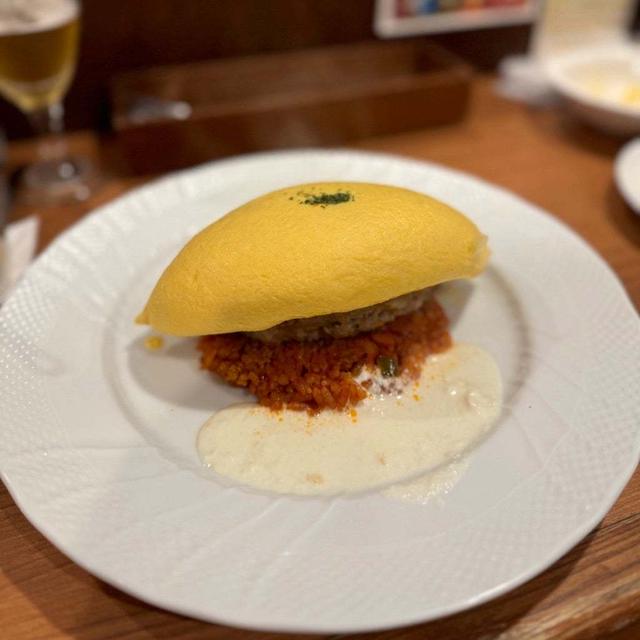 行列必至の人気洋食店 デザートもはすぜない！