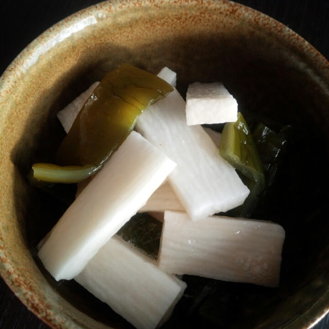 長芋と茎わかめの酢の物
