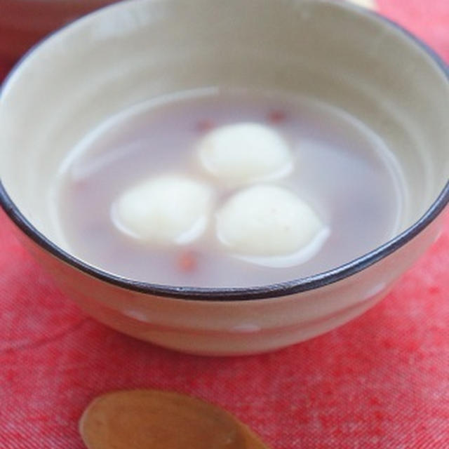 心も体も温まる♪カルピス白玉のおしるこ