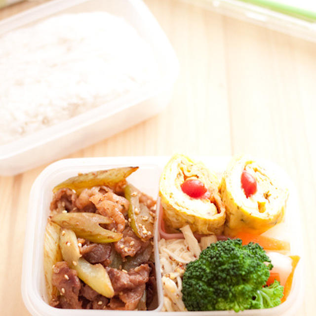 お弁当『牛肉とセロリの万能だれきんぴら』
