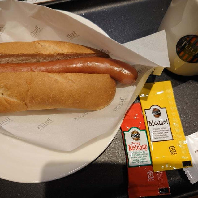 タリーズのボールパークドッグ♪お店リベイクで、香ばしパン&パリッとジューシーなソーセージ♪♪♪