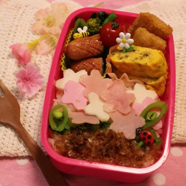 春爛漫❤桜の花びら弁当