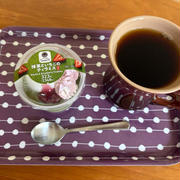 【ファミリーマート】抹茶といちごのティラミスと来来亭のカップラーメン