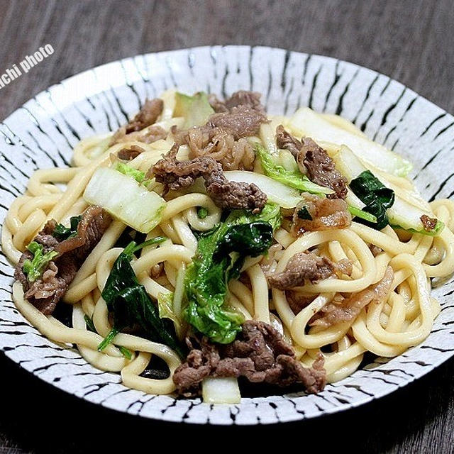 牛肉と白菜のだし焼きうどん＆「前日がすき焼きだったので今日の焼きうどんなのです」