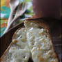 ライ麦ちょこっと山で、チーズ＆練乳トースト。