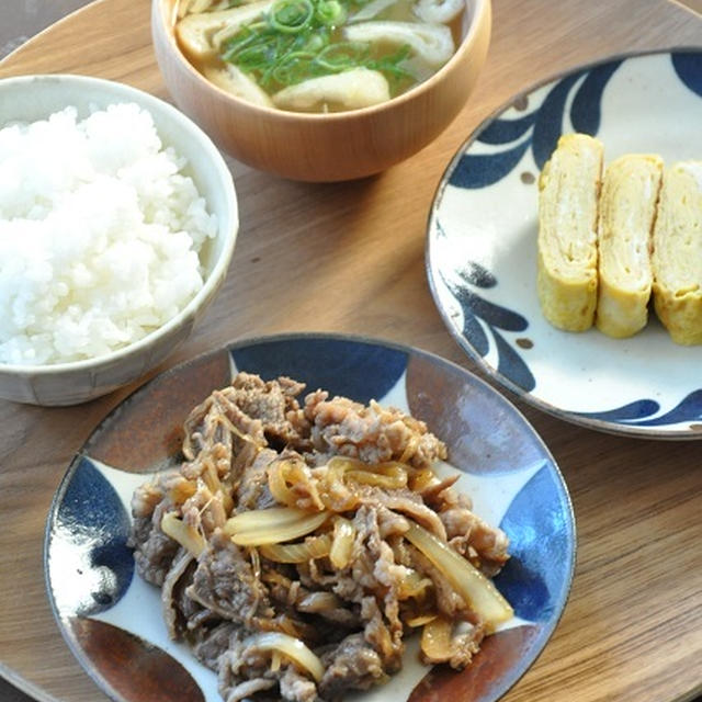 家族も喜ぶ♡こってり甘辛味でパクパクと箸が進む、「牛皿」メインの献立