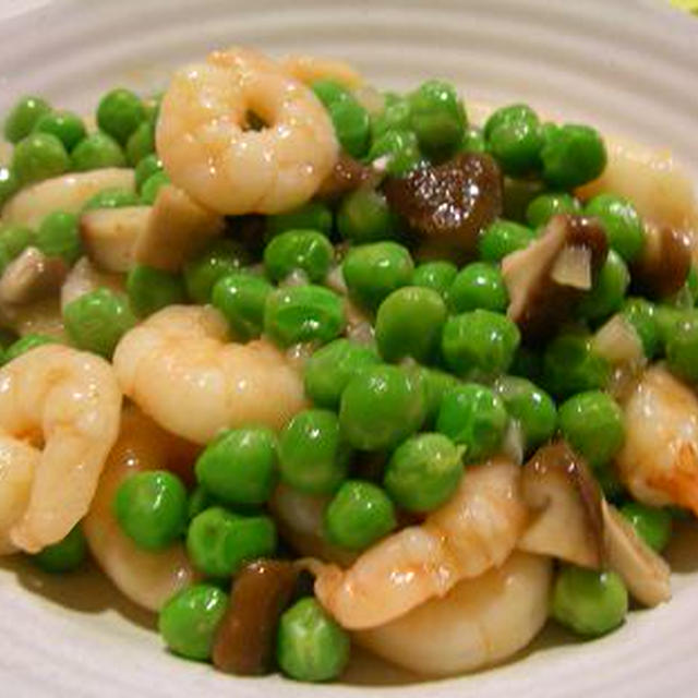 えびとグリーンピースの炒め物