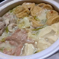 鶏白湯スープの素で、珍しいキノコと鶏モモ肉！