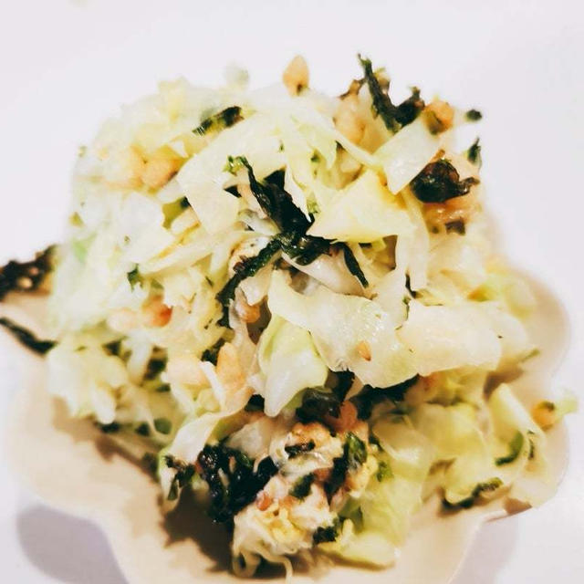 【レシピ】食べるお箸が止まらない♡キャベツと天かすのサラダ