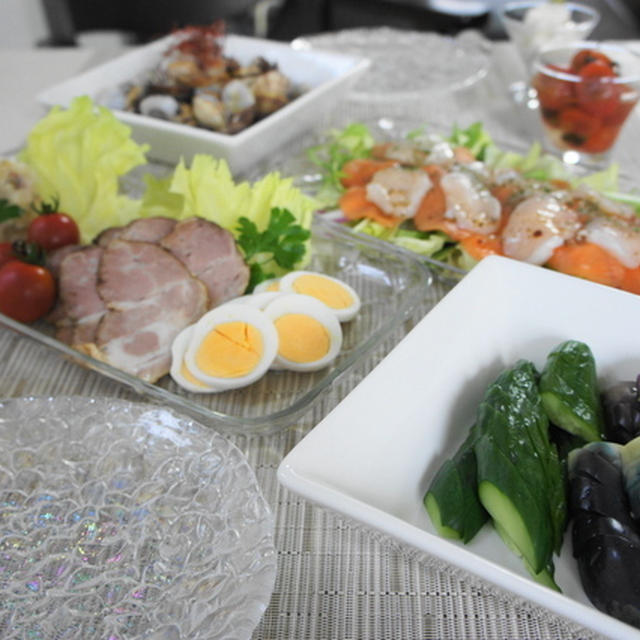 フィンランドのポテサラ　あさりの大蒜醤油漬け　牛すじ肉トマト煮込みの玄米リゾット