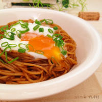 主婦のお昼〜温玉のせ海苔パスタ