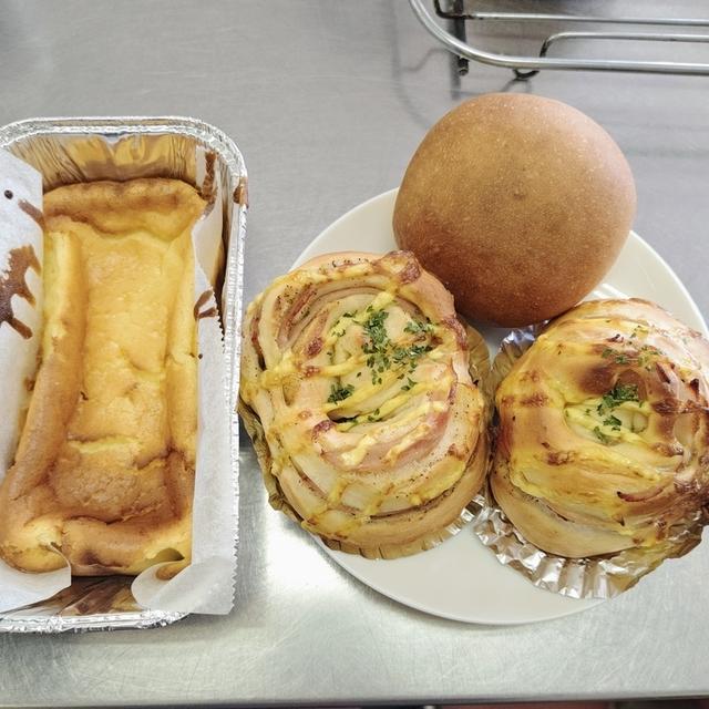 今月の料理教室　～ハムロールパン、チョコチップパン、クリームチーズケーキ～