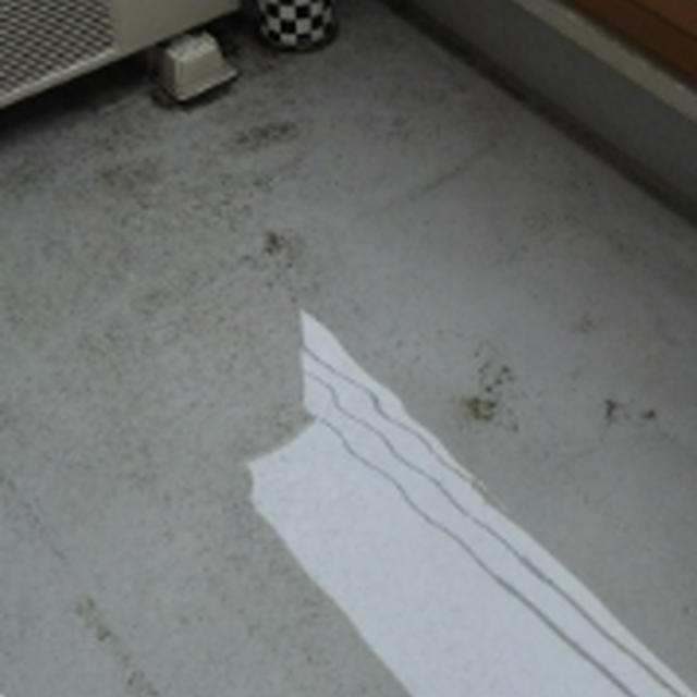 ベランダの排水溝がつまったようで・・・