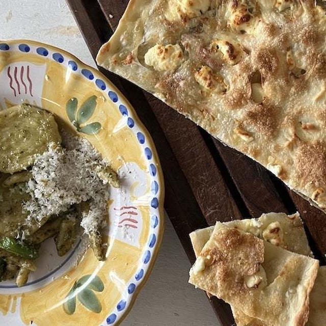 イタリアリグーリアの生パスタとパン