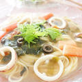 ローソンのいろいろ使えるソースで作る、いかと海藻のスープスパゲティ