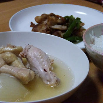 今夜は鶏手羽元スープ