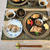 酒の肴を並べた食卓