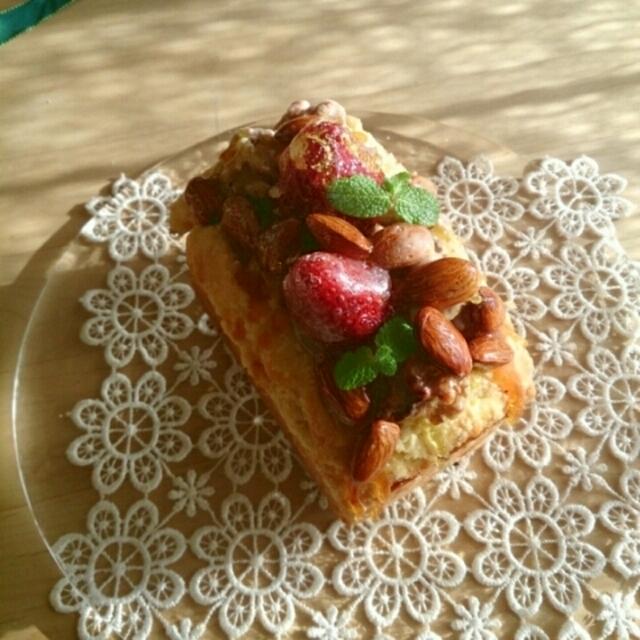 苺とナッツのパウンドケーキと。