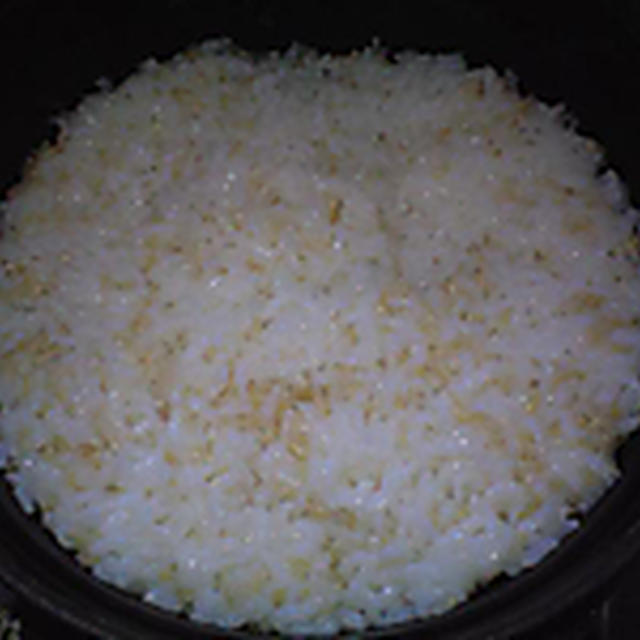 湯立てで白米（７９９）。。。石川県産加賀米コシヒカリ白米（こっちは新米）（あいざわ米店）と宮城県産特別栽培米「花きらり」玄米（昨年の）（あいざわ米店）