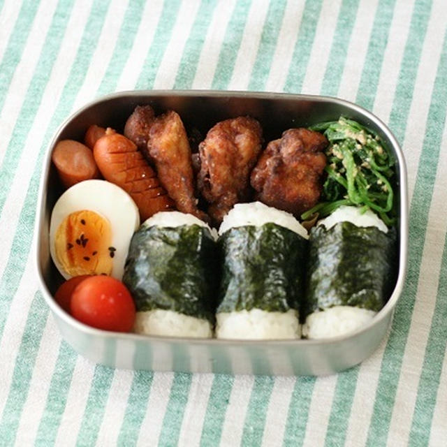 思い出弁当 ～塩味効いた俵むすび～