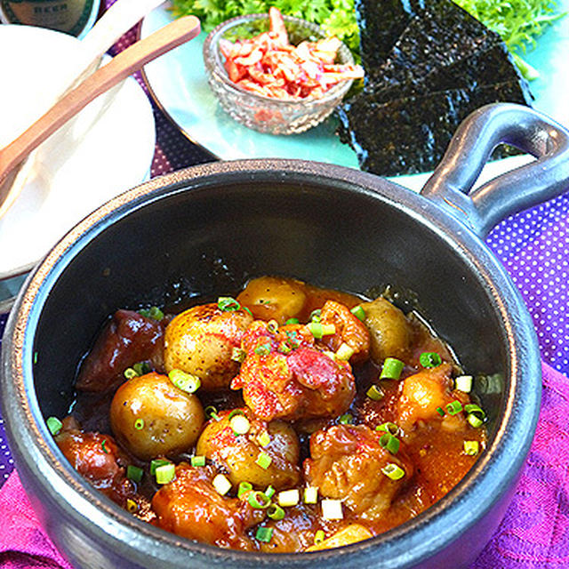 餅がとろ～り韓国風チキンとじゃがいもの甘辛煮込み☆