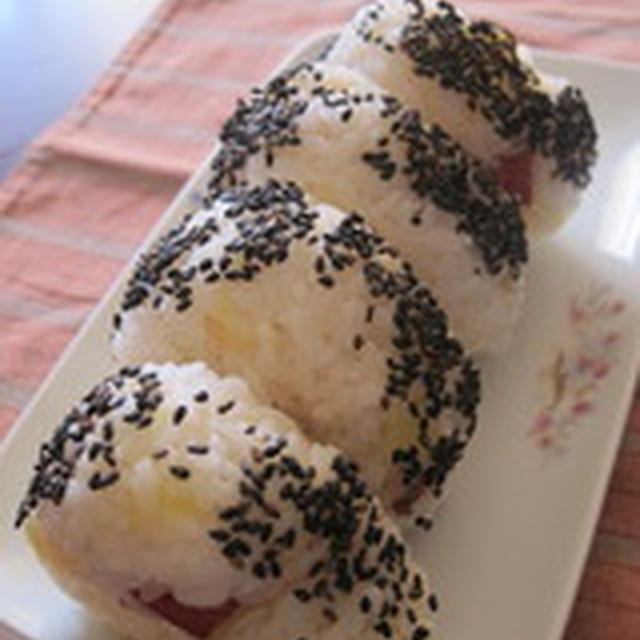 「さつま芋ごはんのおむすび」