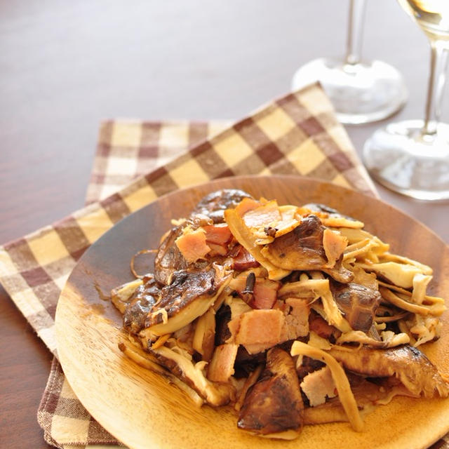 《しいたけとベーコンのシンプルな炒め物レシピ》と昨日の置き晩ごはん