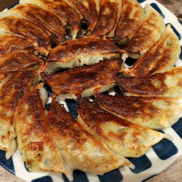 今夜は餃子＼(^o^)／帰ったらご飯できてるの最高＼(^o^)／