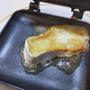 朝からチーズを食べまくる(；´∀｀)