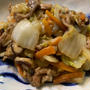 おとといの夕食は白菜と豚肉の炒め物と玉ねぎの煮込みと鴨肉のサラダ