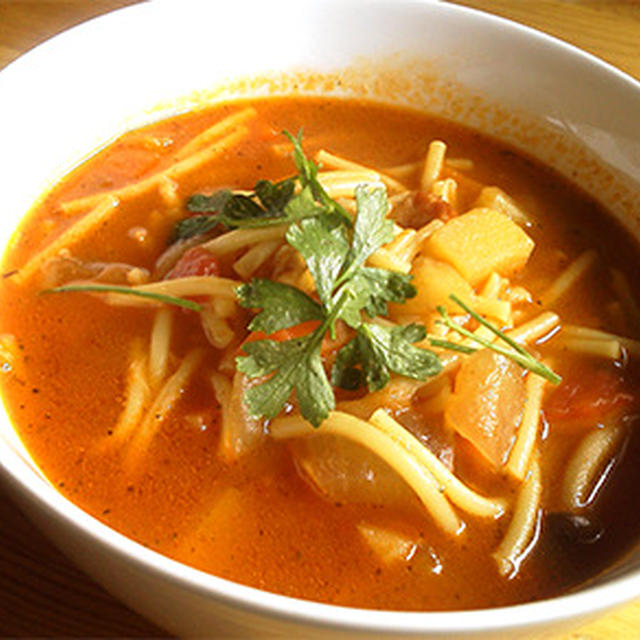 ミネストローネの残りにパスタを入れた