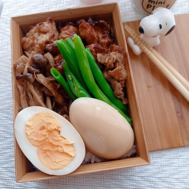 焼き鳥丼と双子たまご煮弁当〖のっけ弁当〗