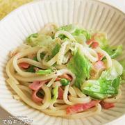 調味料２つだけ！普通の焼きうどんより簡単で美味しいから知っておいてほしい！『ベーコンレタスうどん』の作り方