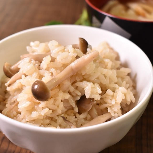 香りを楽しむ♪新米のあっさり炊き込みご飯