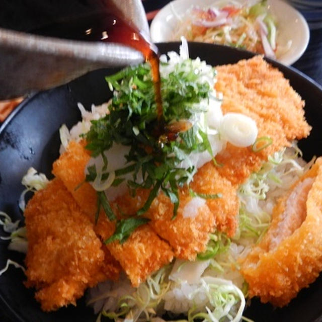 福井県大野へ・・・醤油カツ丼