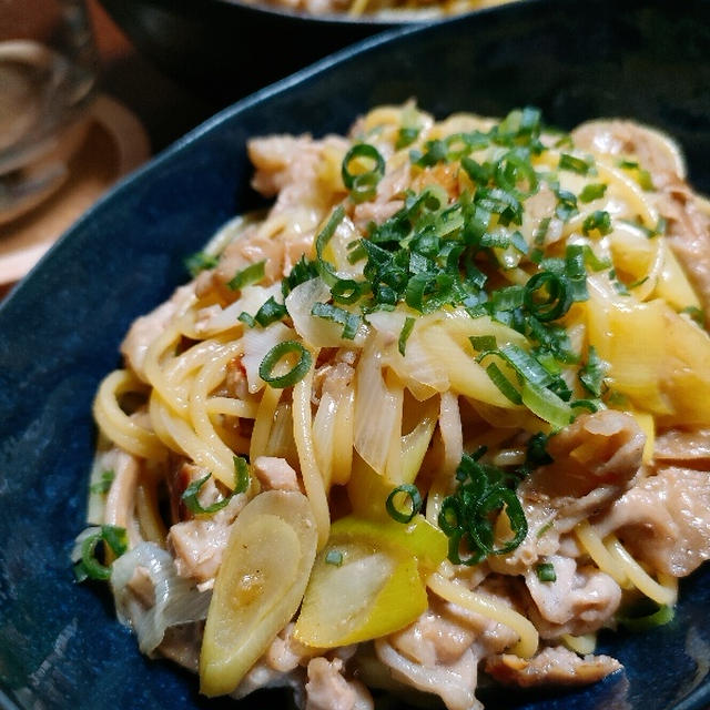賞味期限切れにご用心。豚肉と長ネギの塩レモンパスタ