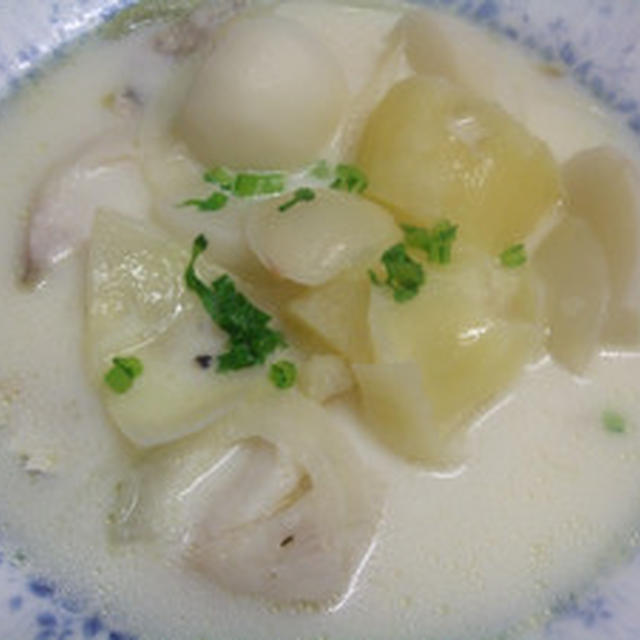 白い野菜スープ