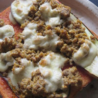 レンジで簡単・ヘルシー♪茄子のキーマカレートースト