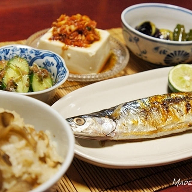 舞茸の混ぜ込みご飯と秋刀魚の塩焼き　　　・・・と深夜のペペたま。