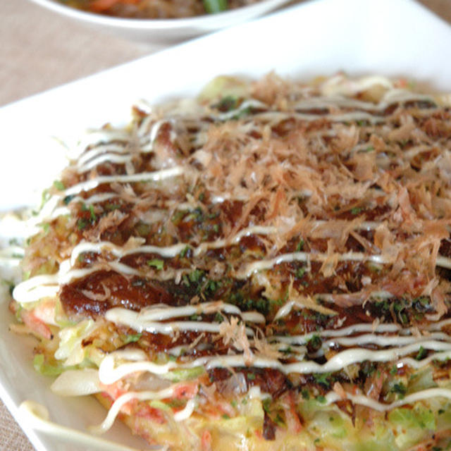 たっぷりキャベツのお好み焼き。