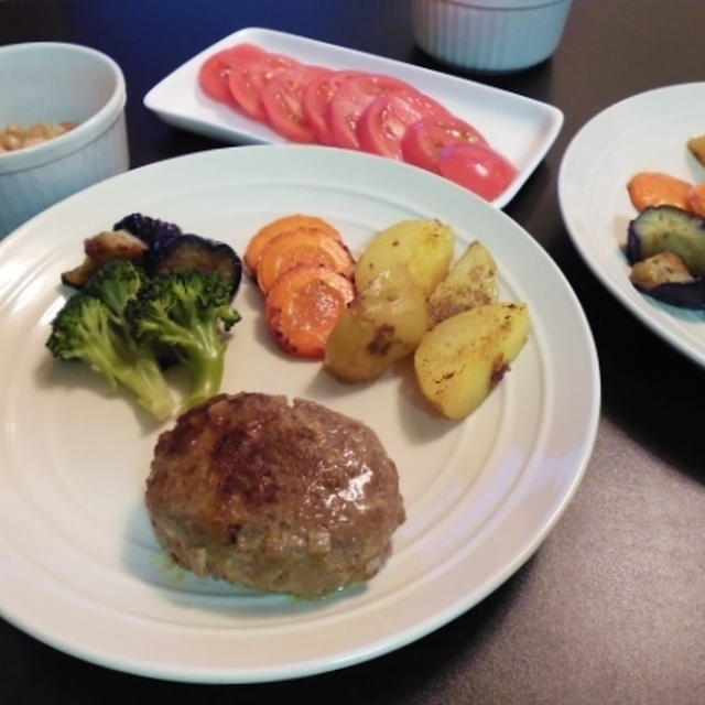 ハンバーグステーキと地海老大豆煮物