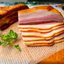 手作りスモークベーコンで朝食