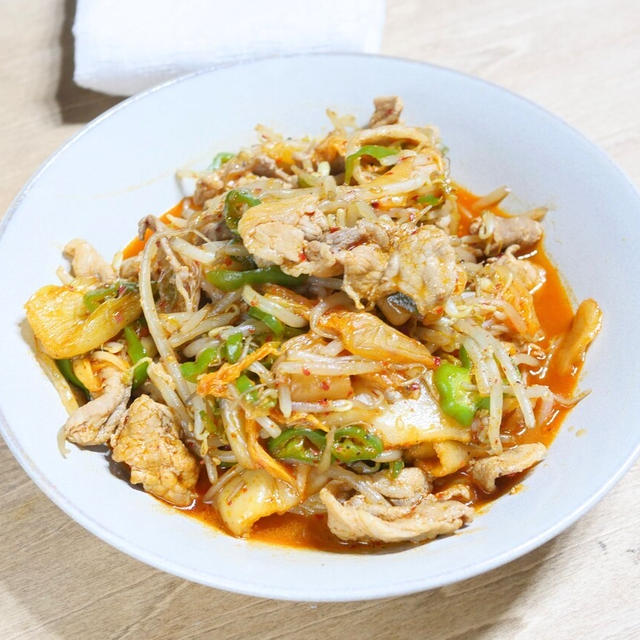 ごはん泥棒といえば「豚キムチもやし炒め」じゃない？
