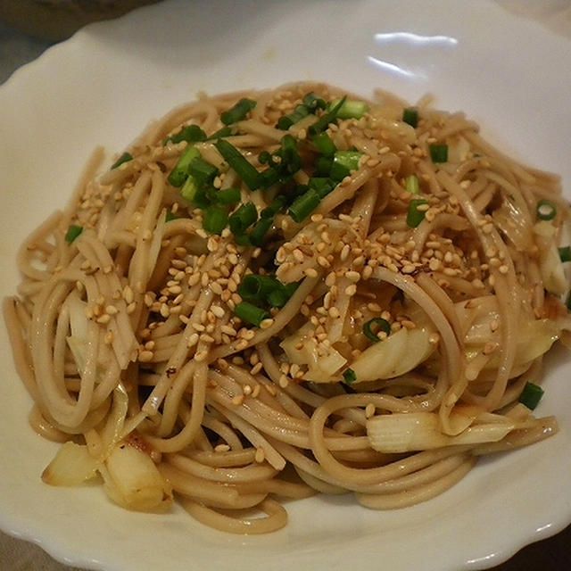 鮭のホイル焼きと、ペペロンチーノ風なお蕎麦