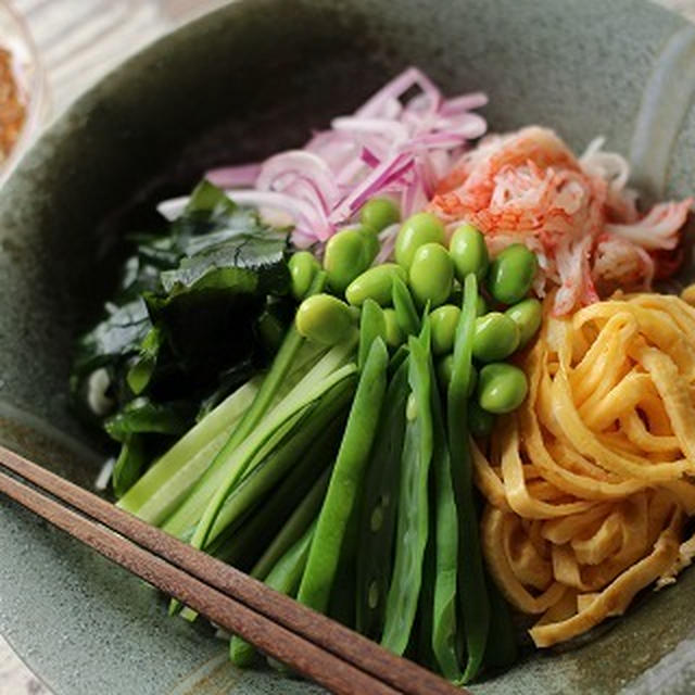 冷やし中華ならぬソーメン中華なひとり飯。