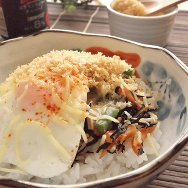 ひじき煮リメイク♪のっけていくだけ～和風ライスコロッケ丼！