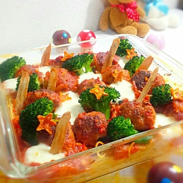 熱々ミートボールの焼きパスタ
